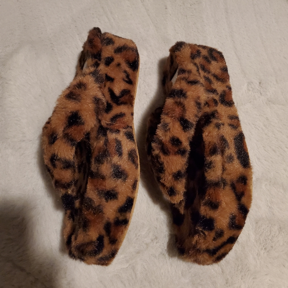 Crown & Ivy Faux Fur Platform Sandals - Picture 2 of 7